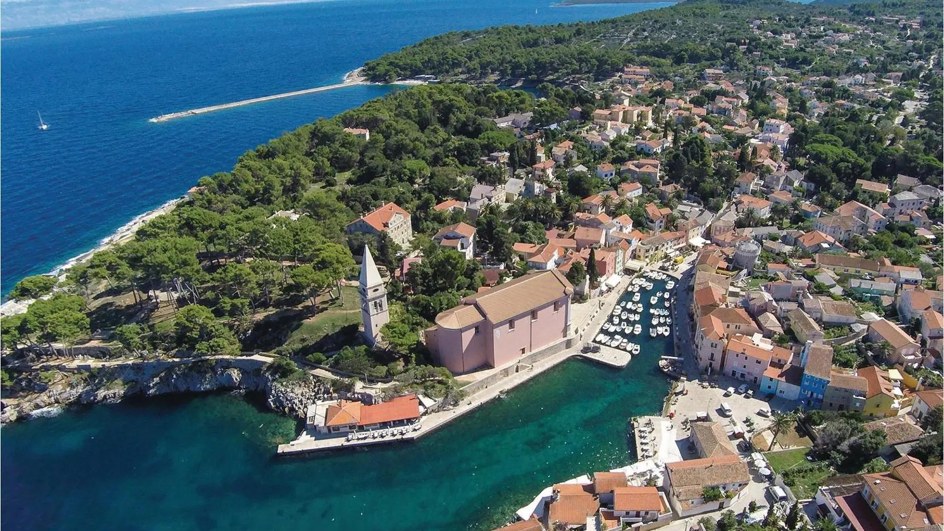 Beautiful Home In Veli Losinj With 4 Bedrooms And Wifi Holiday home